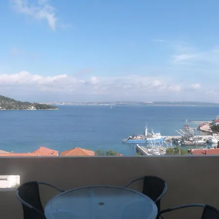 Ferienwohnung Mit Balkon - B55621 *