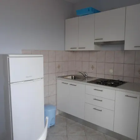 Ferienwohnung Mit Balkon - B55621 *